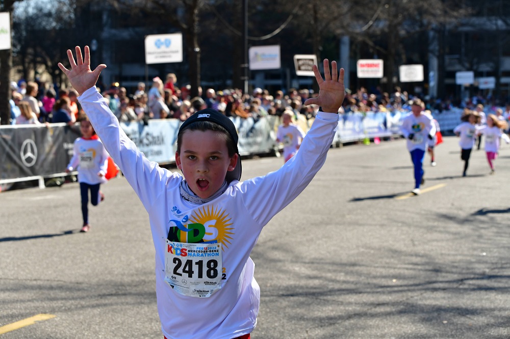 people finishing a race